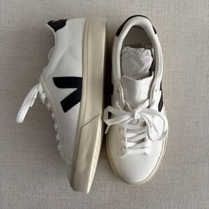 NEW Veja Campo White & Black Sneakers | Size 6 / EU 37 | New in Box (NIB)
